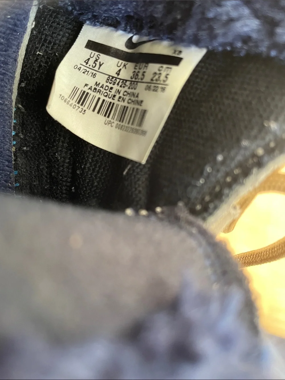 Nike Kids ACG Woodside Chukka 2 Winter Boots blue and tan size 4.5Y Unisex